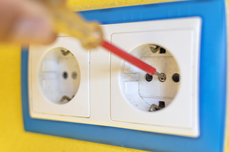 Branchement d'une prise électrique avec 9 fils