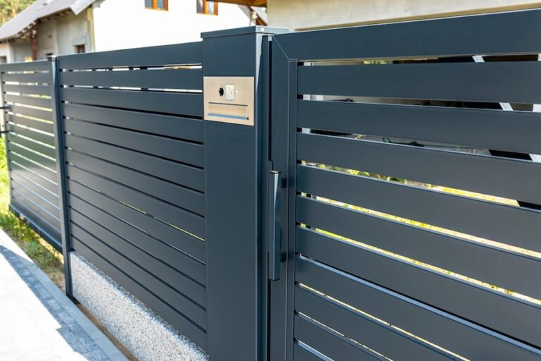 Portail en aluminium sur mesure design