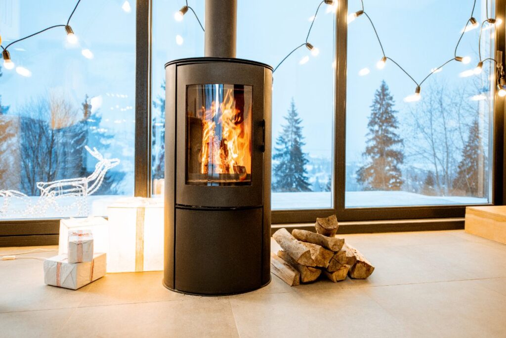 Du feu allumé dans un insert à granulé