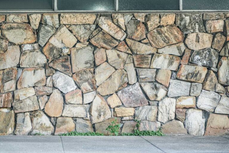 Un façade extérieur en pierre