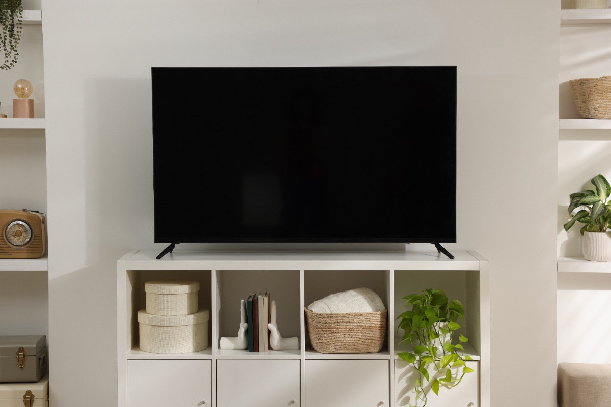 Une TV Toshiba avec un écran noir