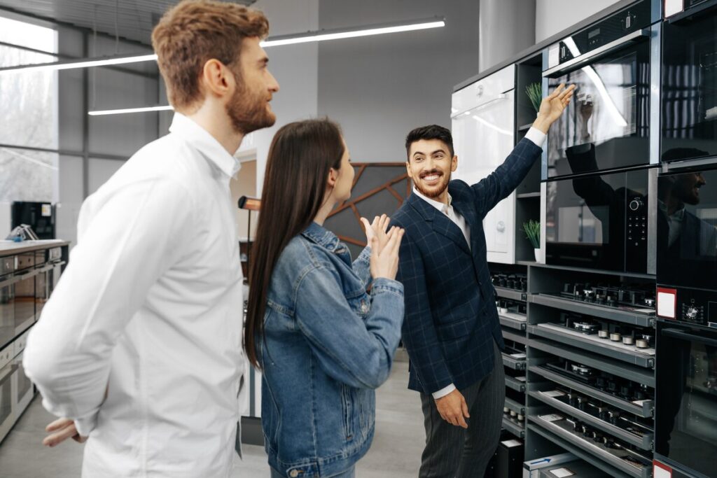 Achat d'appareils électroménagers dans un magasin